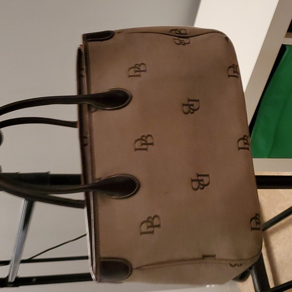 Authentic Dooney & Bourke bag - Picture 8 of 12